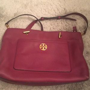 Red Tory Burch pocketbook